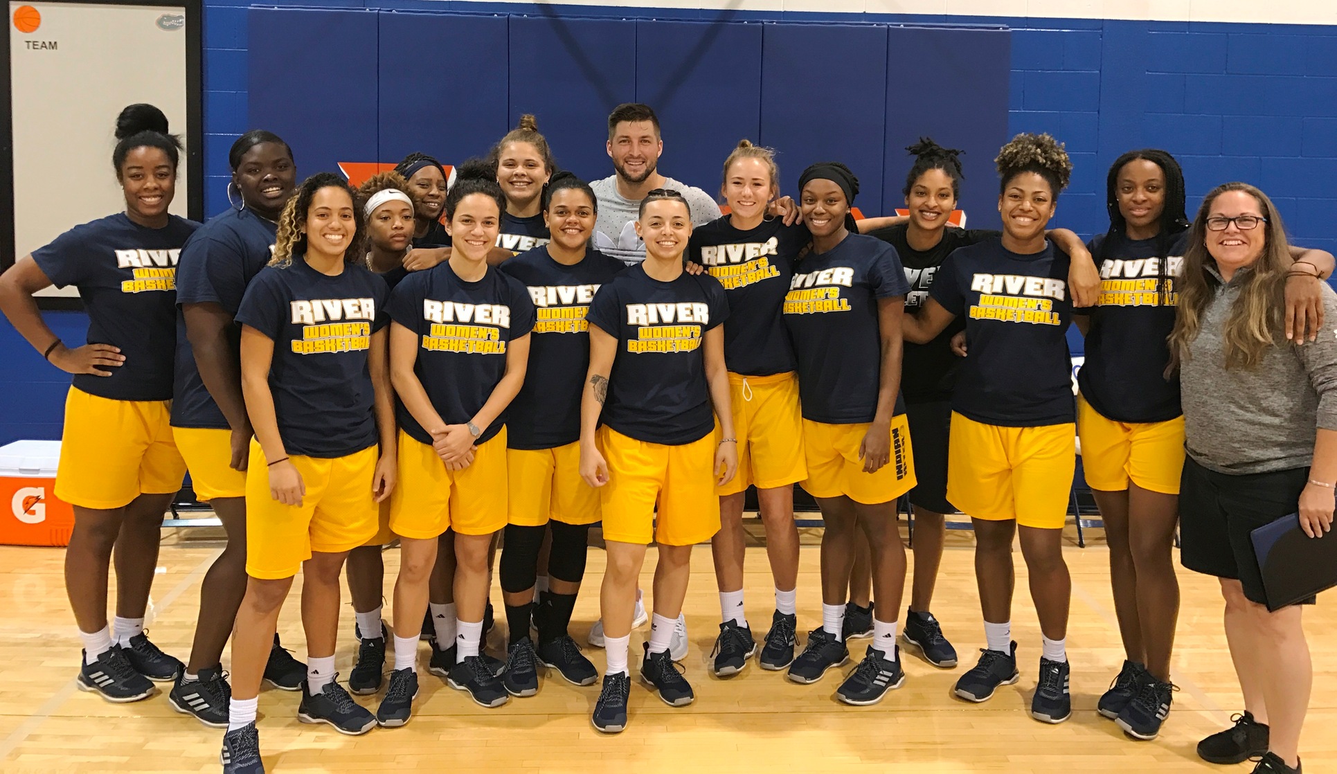 Women's Basketball heads to Georgia for pre-season jamboree and receives surprise along the way