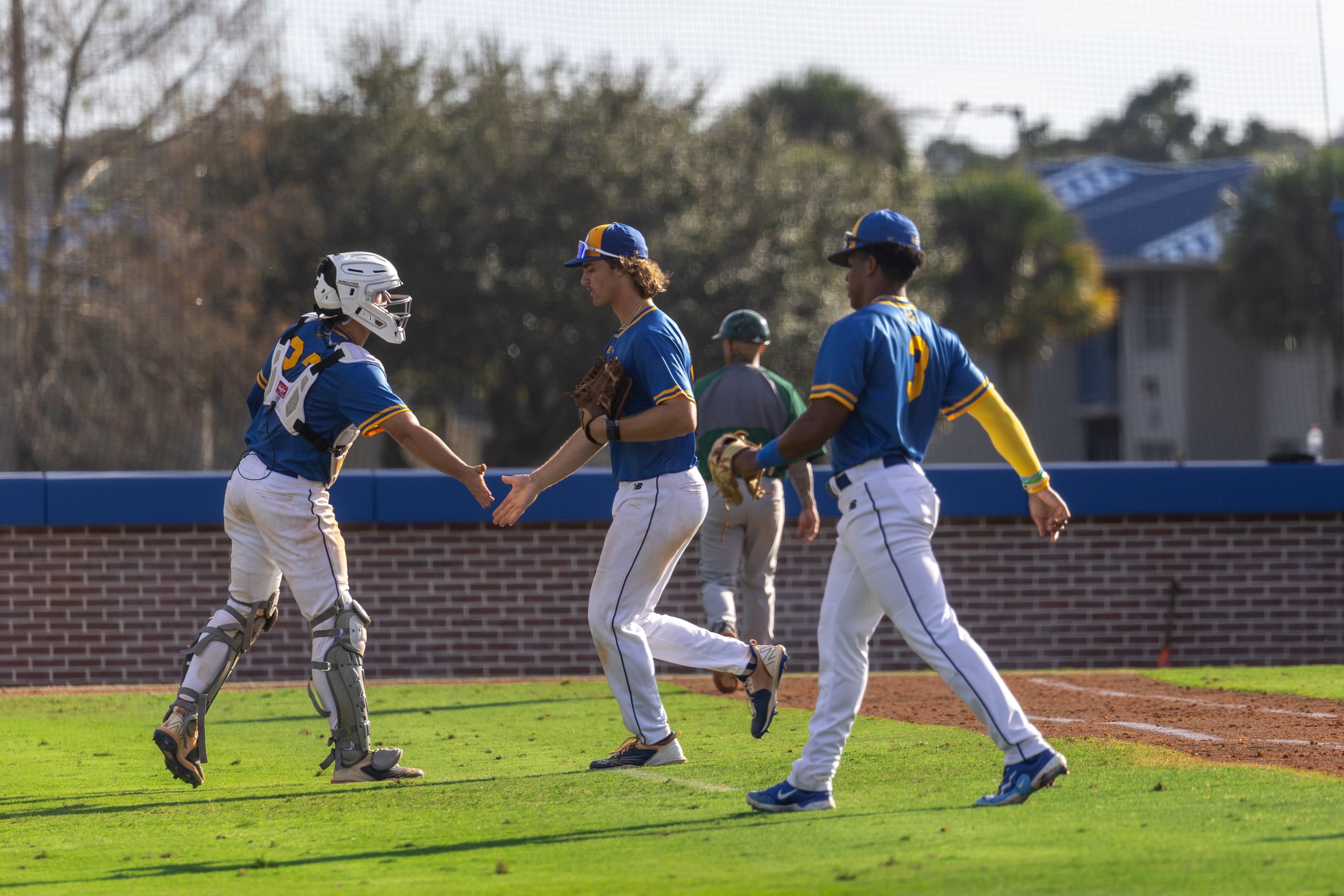 Pioneers Early Lead Over State College of Florida Baseball Sets Stage For Victory