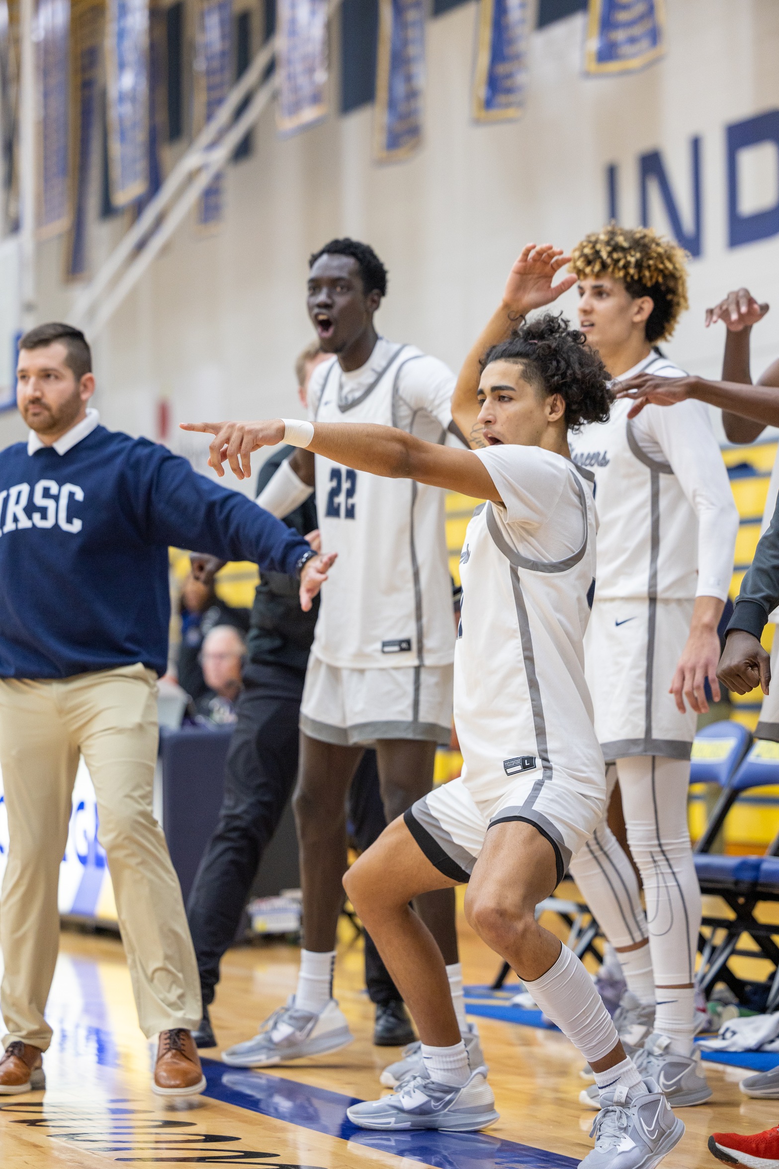 Men's Basketball Remains Undefeated at Home