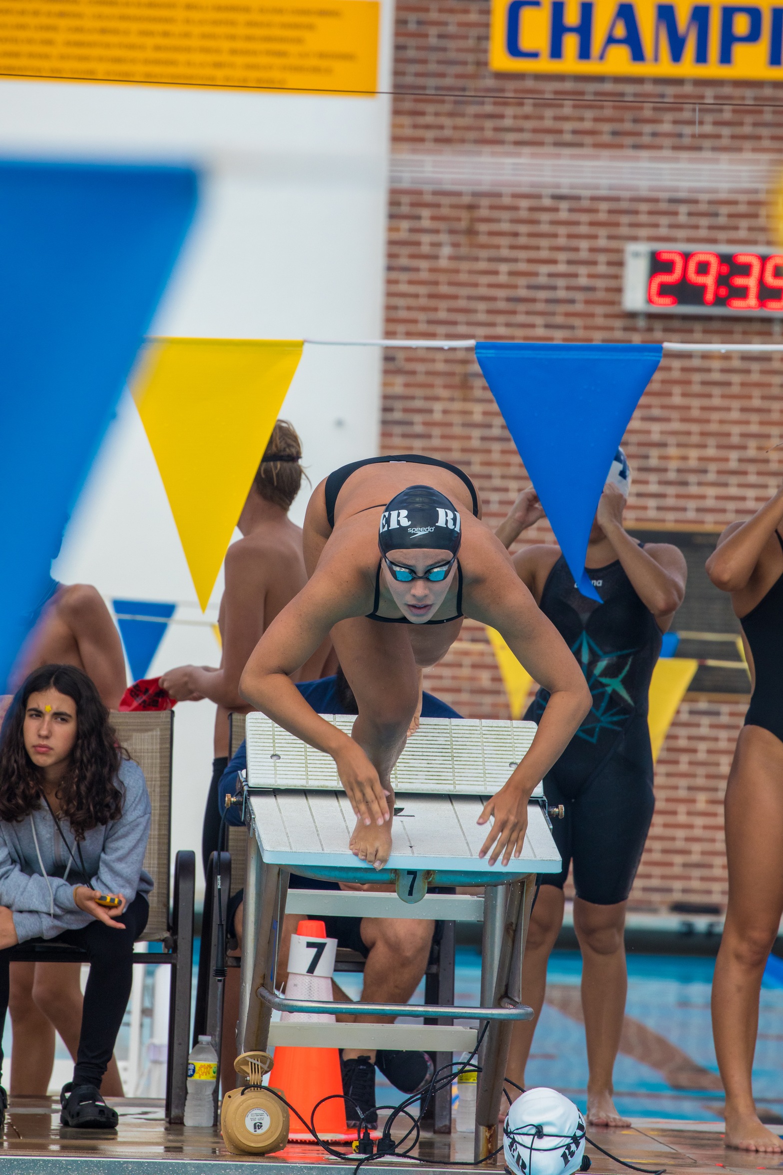 Pioneers Swim Defeated by FAU